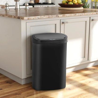 Trash Can with Automatic Lid