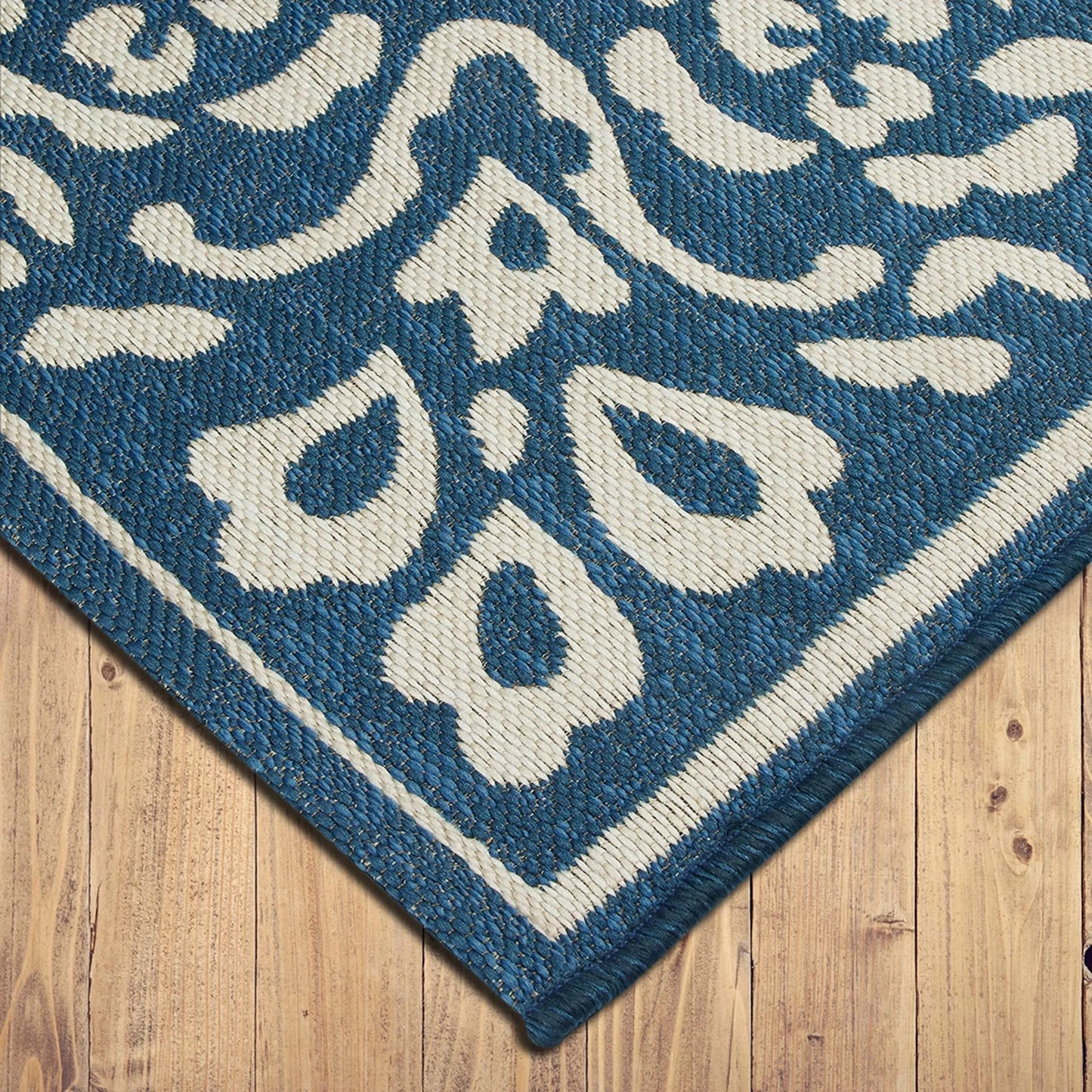 5' x 7' Blue Traditional Medallion Outdoor Rug