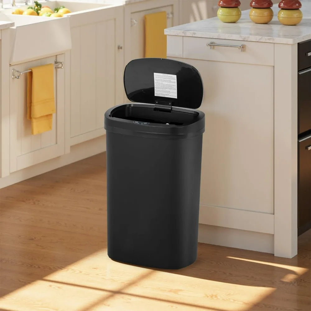 Trash Can with Automatic Lid