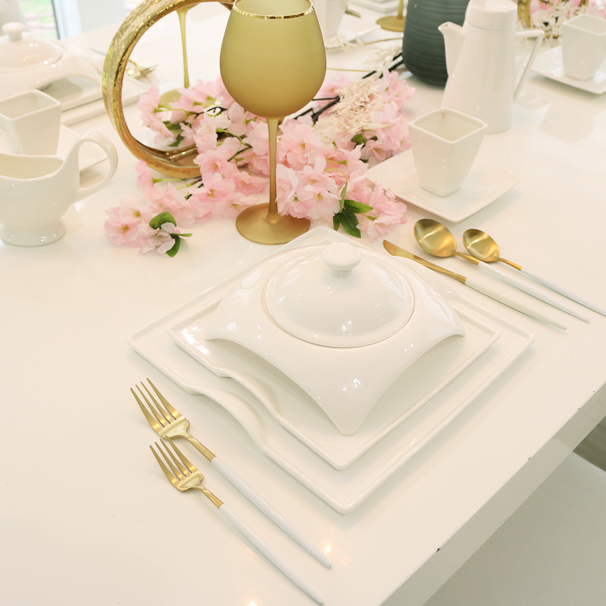 Porcelain Dinnerware Set